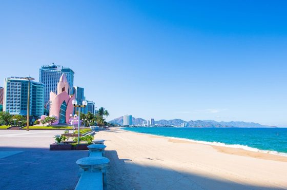Khung Cảnh Tương Lai: Thiết Kế Nhà Phố Thông Minh